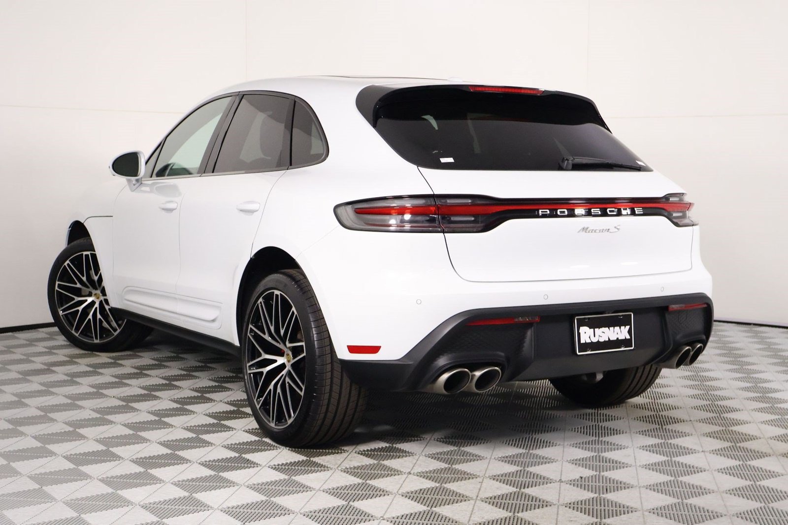 Certified 2026 Porsche Macan S AWD/4WD image 3