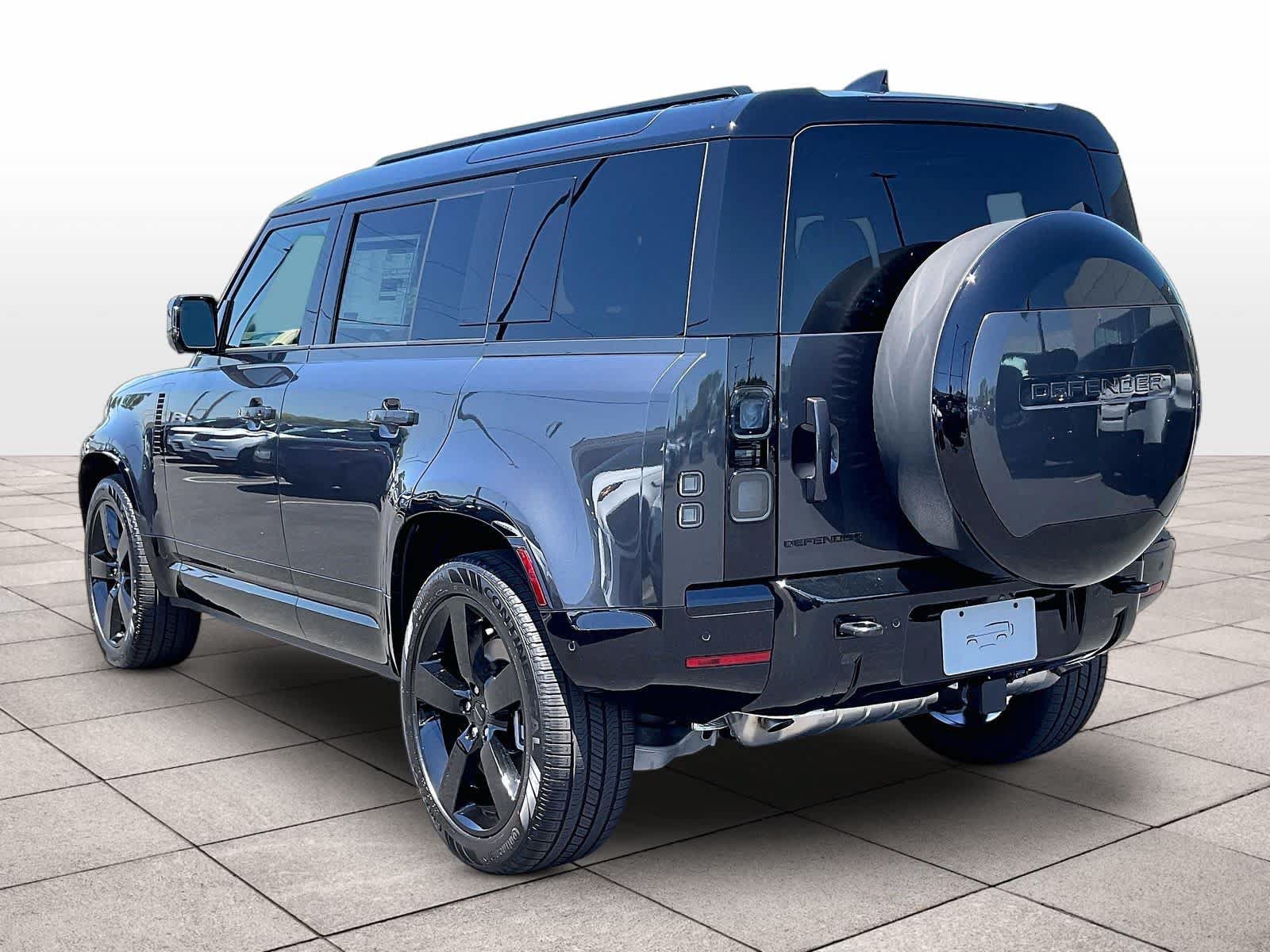 New 2026 Land Rover Defender 110 X-Dynamic SE AWD/4WD image 3