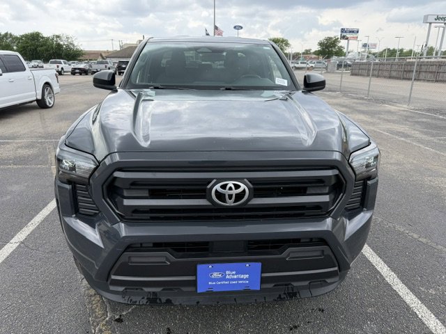 Used 2025 Toyota Tacoma SR image 2