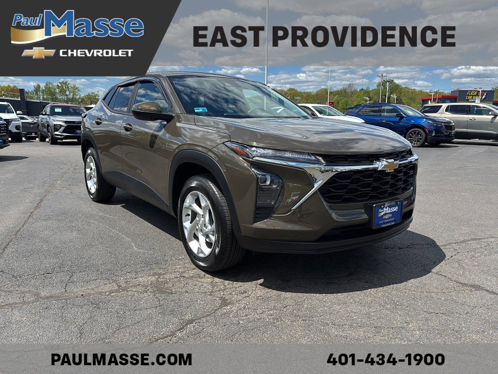 Used 2024 Chevrolet Trax LS w/ LS Convenience Package FWD image 3