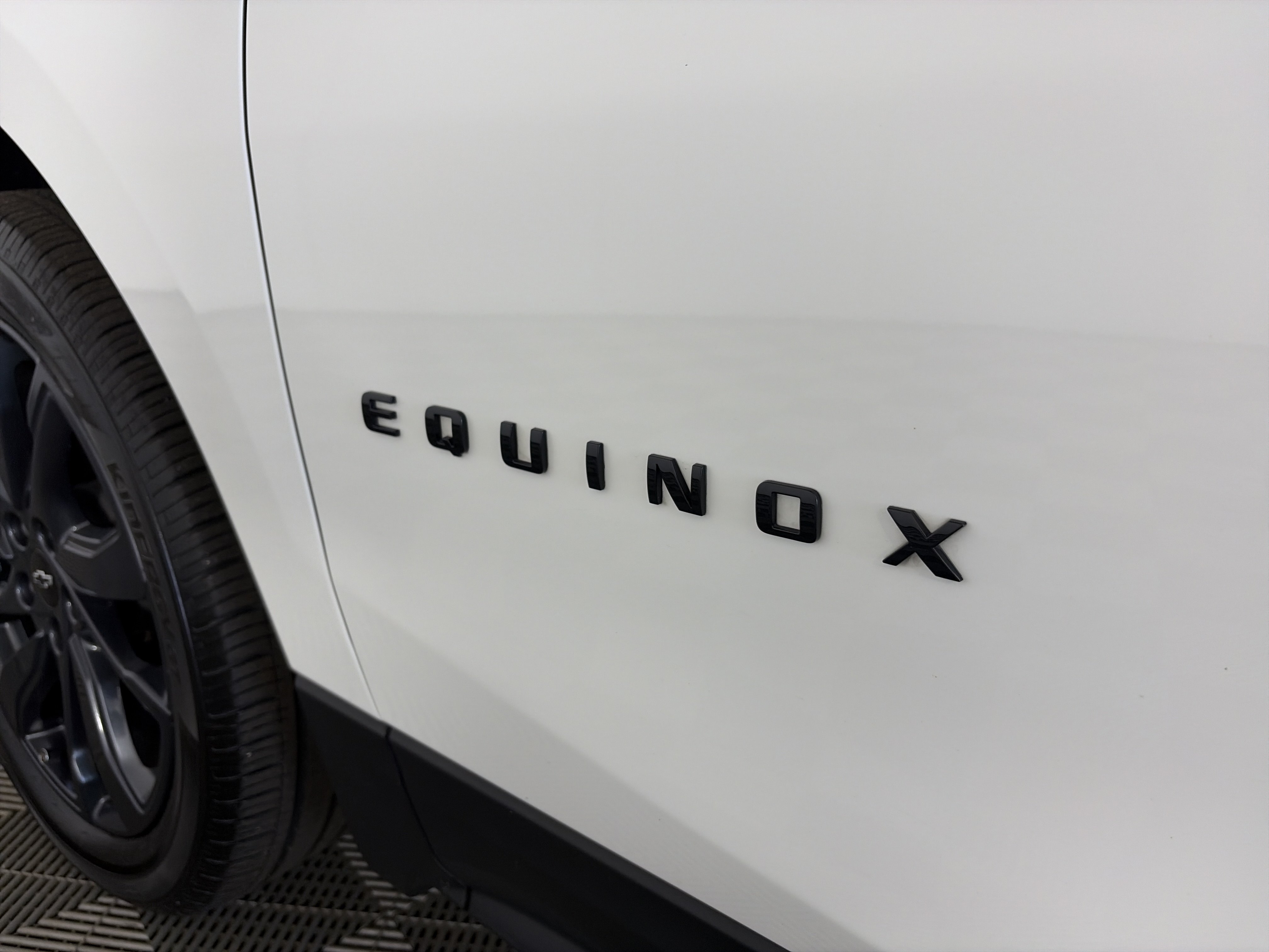 Used 2024 Chevrolet Equinox RS w/ RS Leather Package AWD/4WD image 18