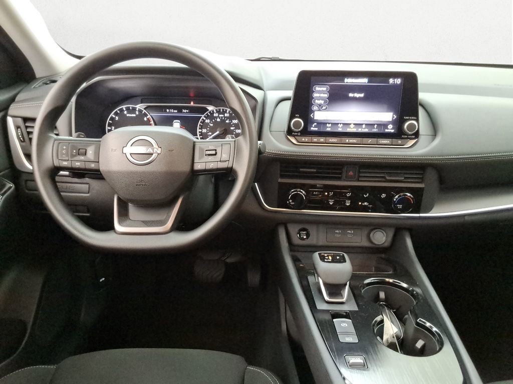 Used 2025 Nissan Rogue S image 9