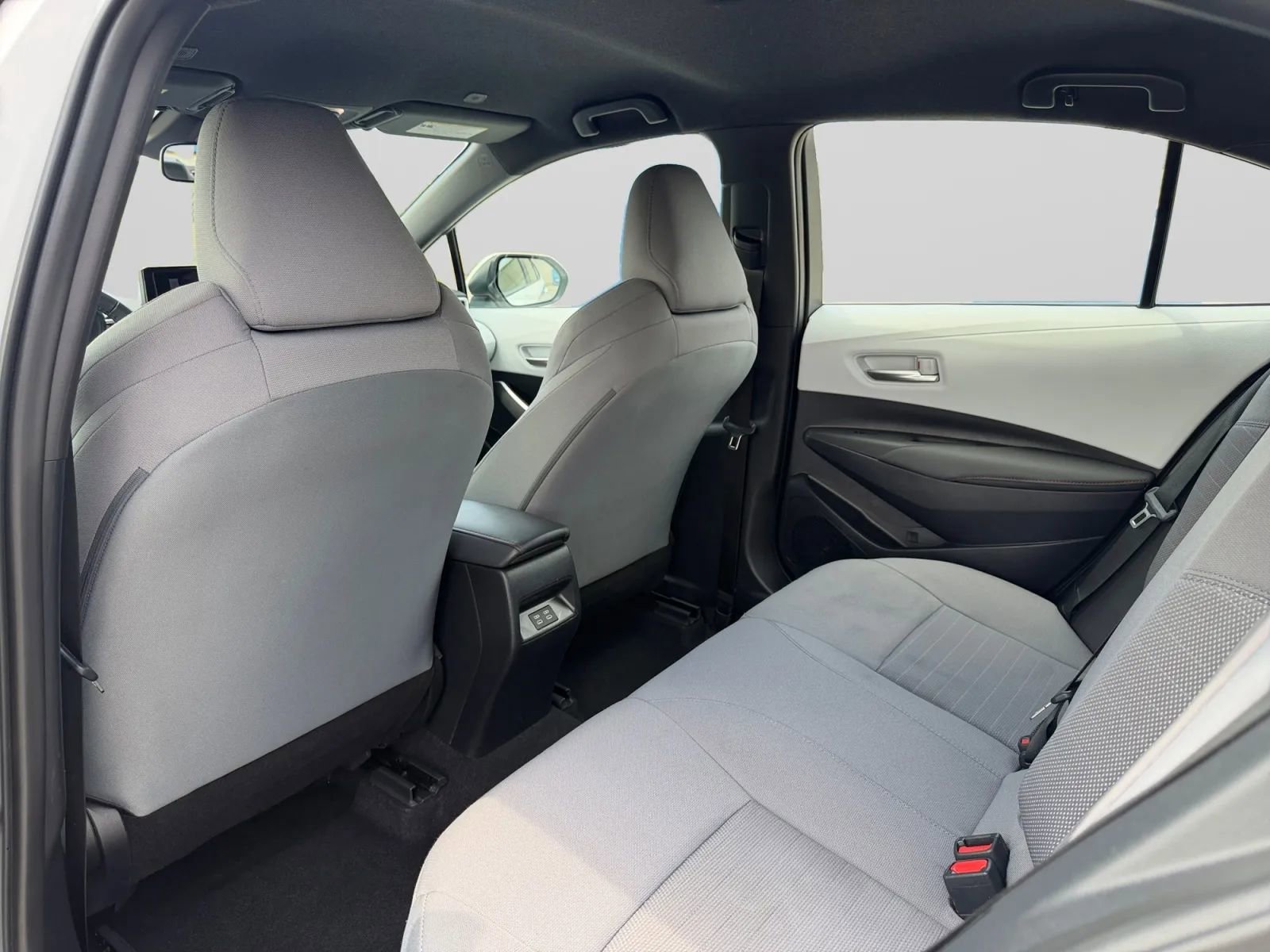 Used 2024 Toyota Corolla SE FWD image 27