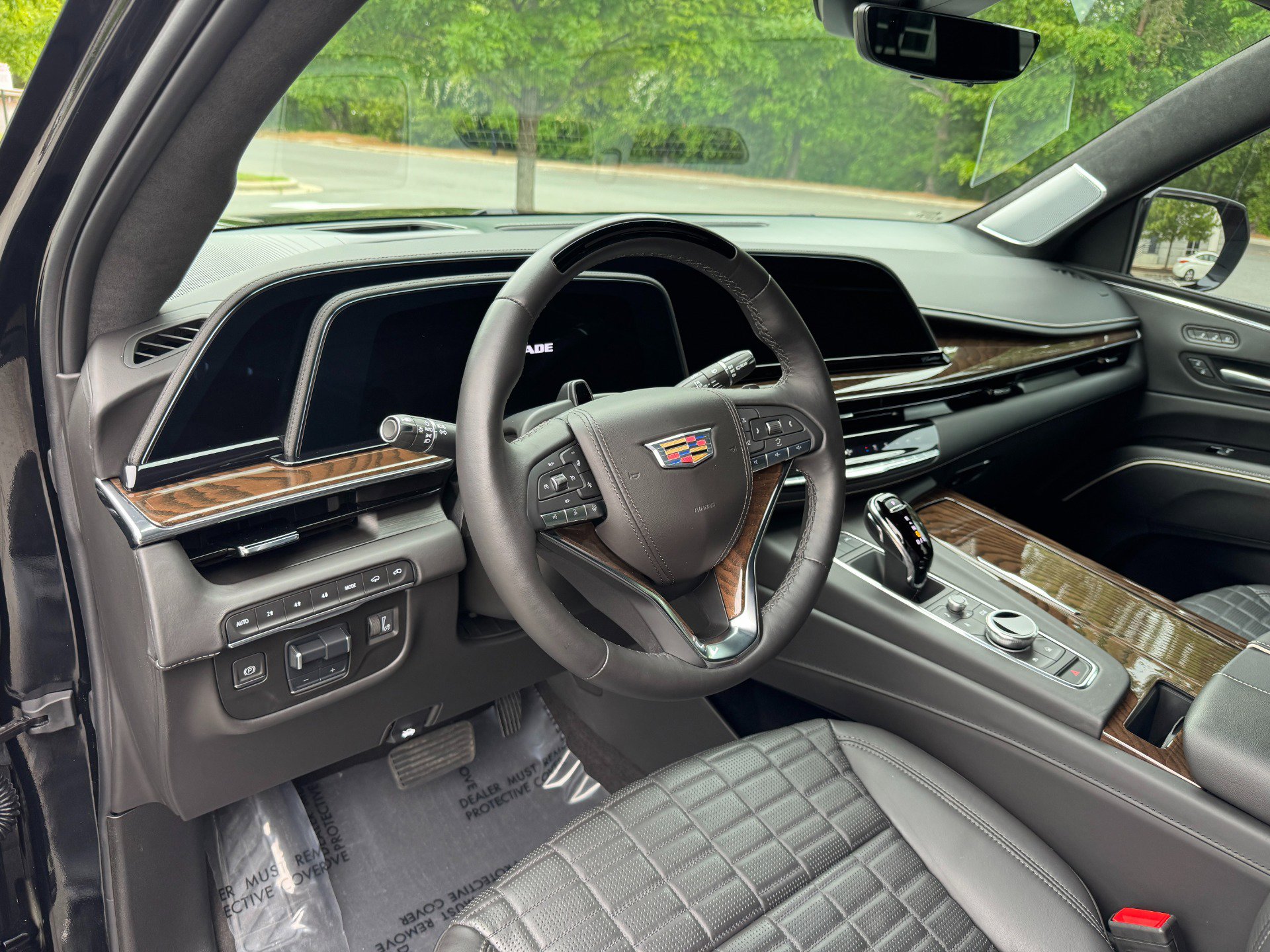 Used 2024 Cadillac Escalade ESV Sport Platinum w/ LPO, ONYX Package image 27