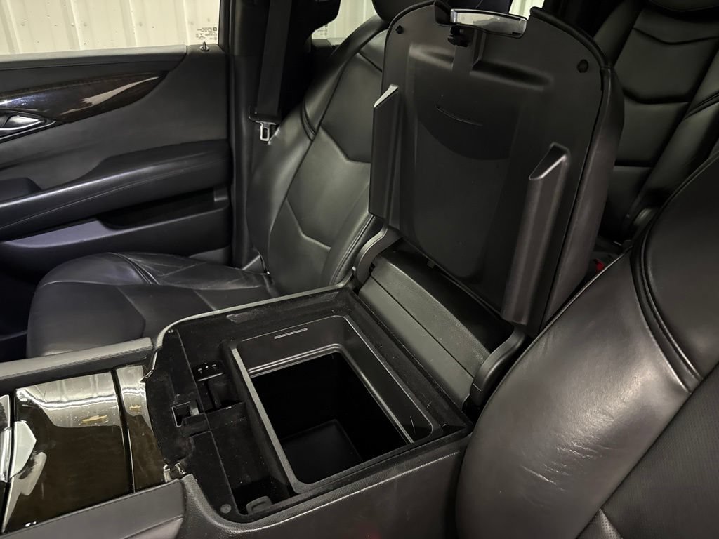 Used 2019 Cadillac Escalade ESV Platinum RWD image 43