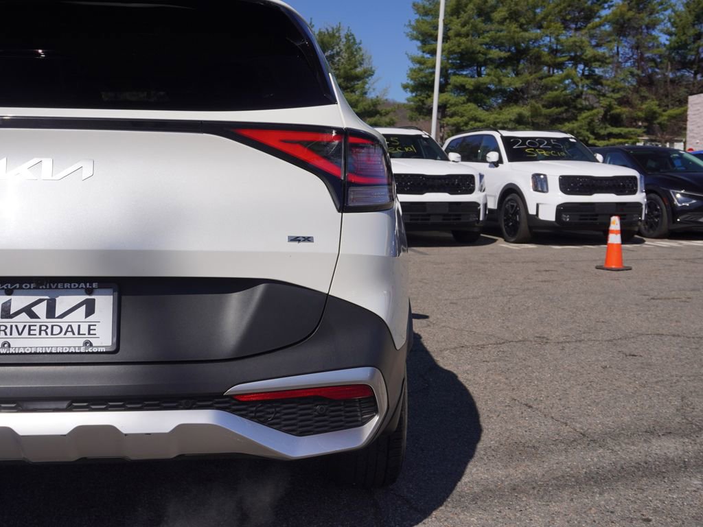 Used 2023 Kia Sportage LX image 14