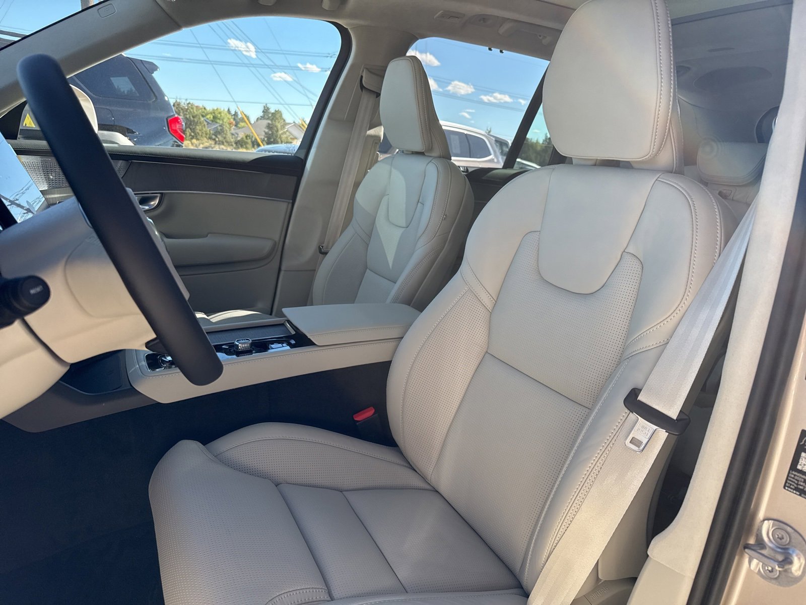 New 2026 Volvo XC90 T8 Ultra image 9