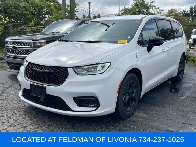 Used 2024 Chrysler Pacifica Limited FWD image 1