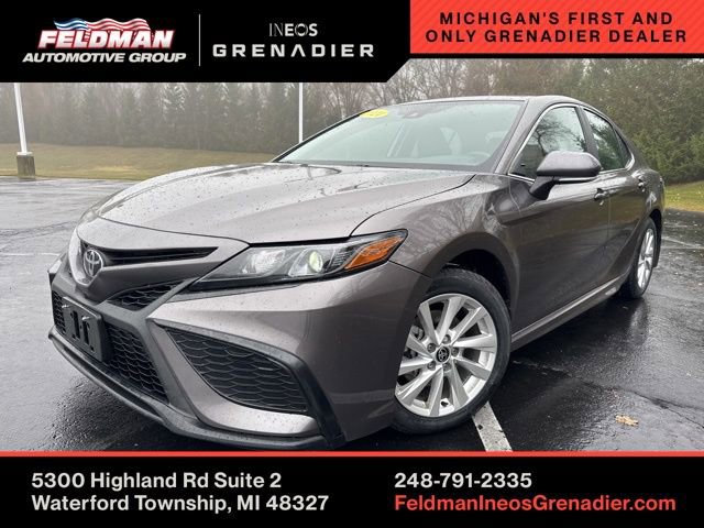 Used 2024 Toyota Camry SE image 1