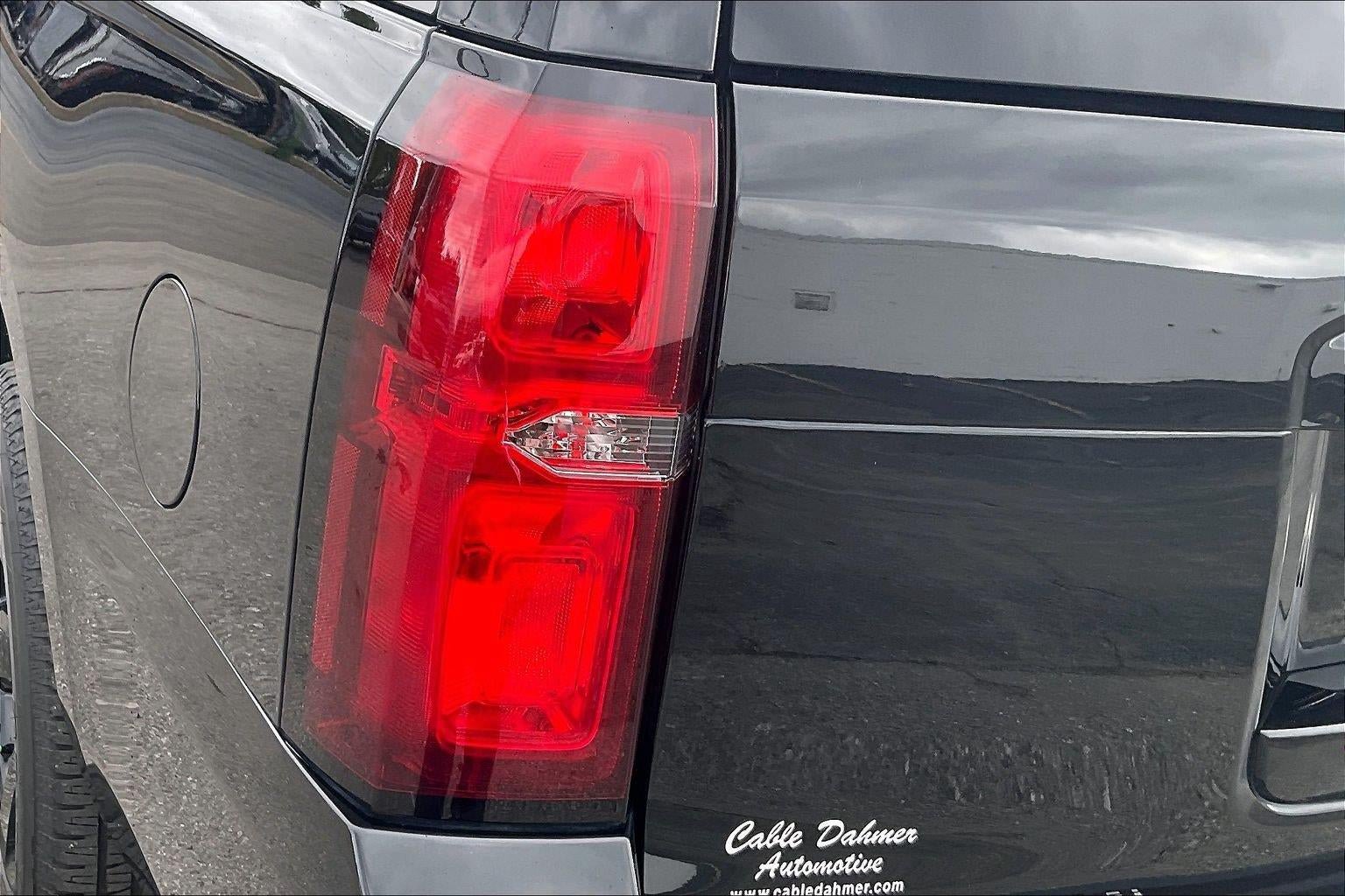 Used 2017 Chevrolet Suburban LT AWD/4WD image 28