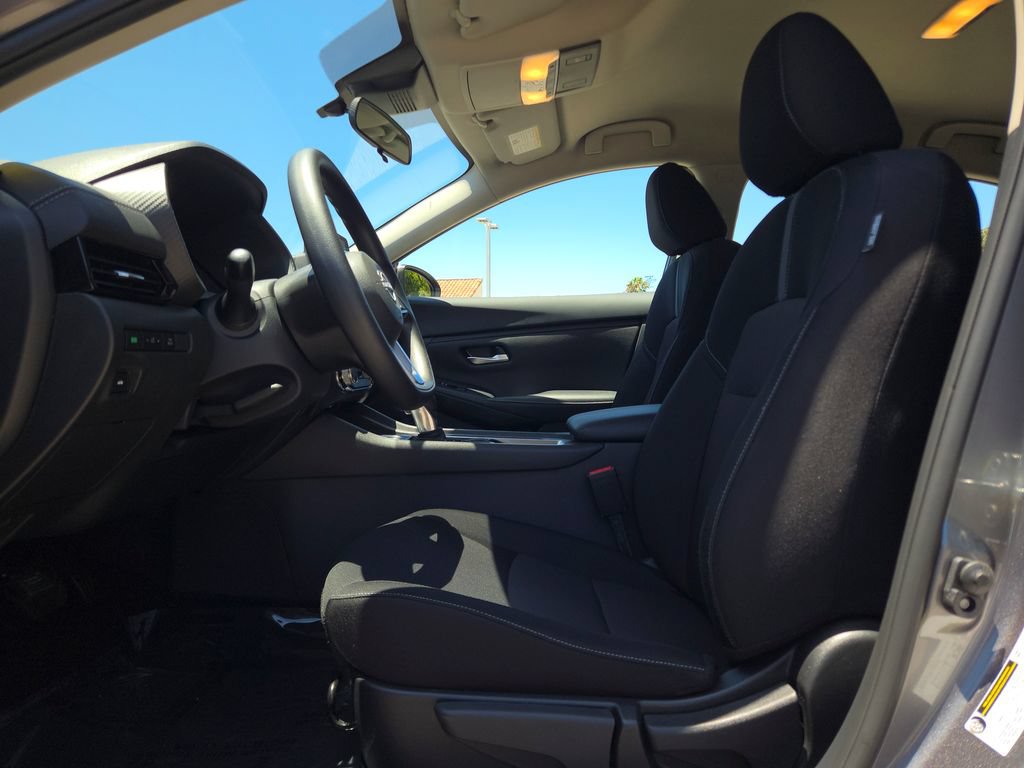 Used 2025 Nissan Sentra SV FWD image 8