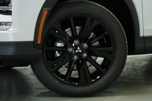 New 2026 Mitsubishi Eclipse Cross LE AWD/4WD image 3