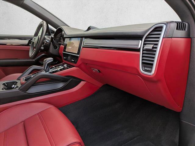 Used 2023 Porsche Cayenne Platinum Edition image 22