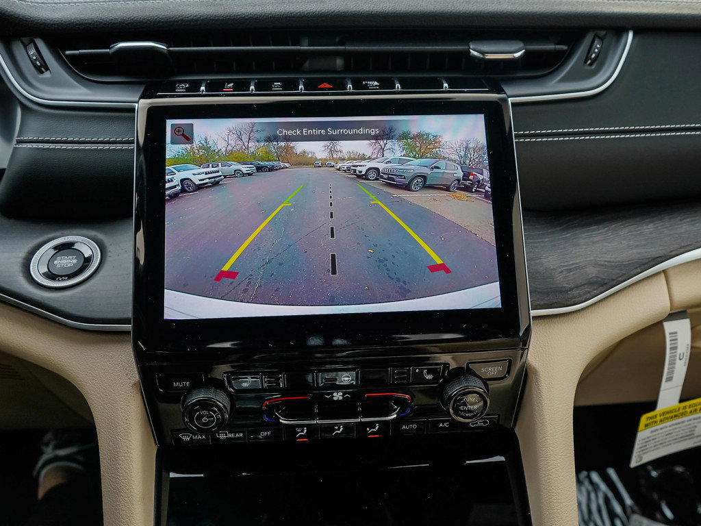 New 2025 Jeep Grand Cherokee Limited image 24