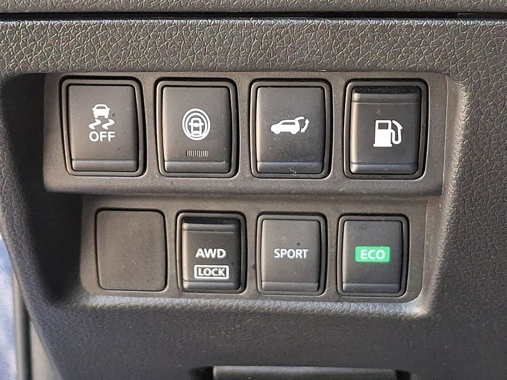 Used 2019 Nissan Rogue SV AWD/4WD image 26
