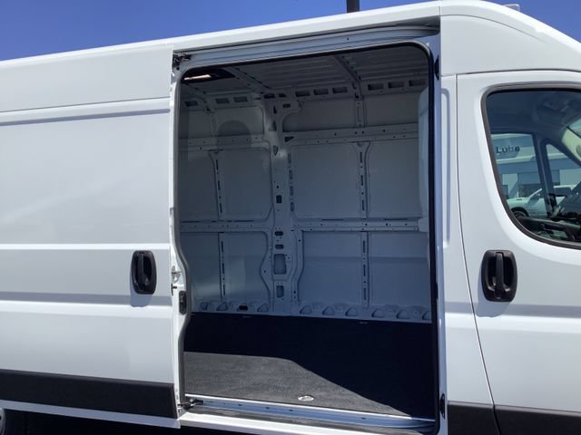 Used 2025 RAM ProMaster 2500 w/ Convenience Group FWD image 24