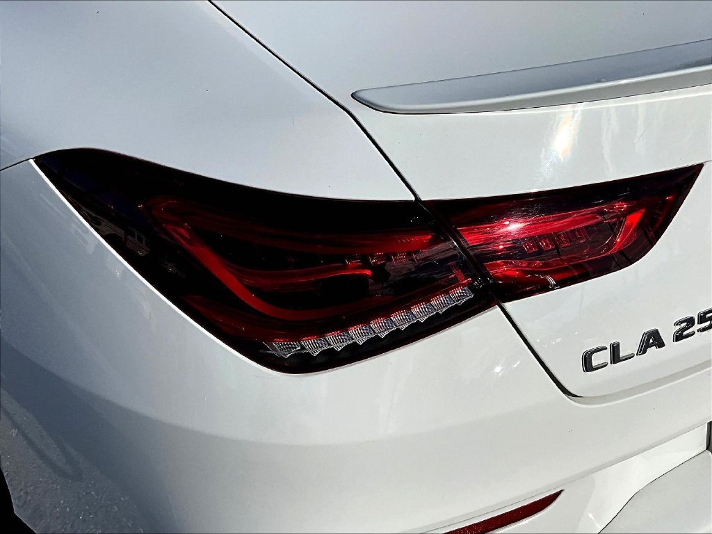 Used 2022 Mercedes-Benz CLA 250 image 23