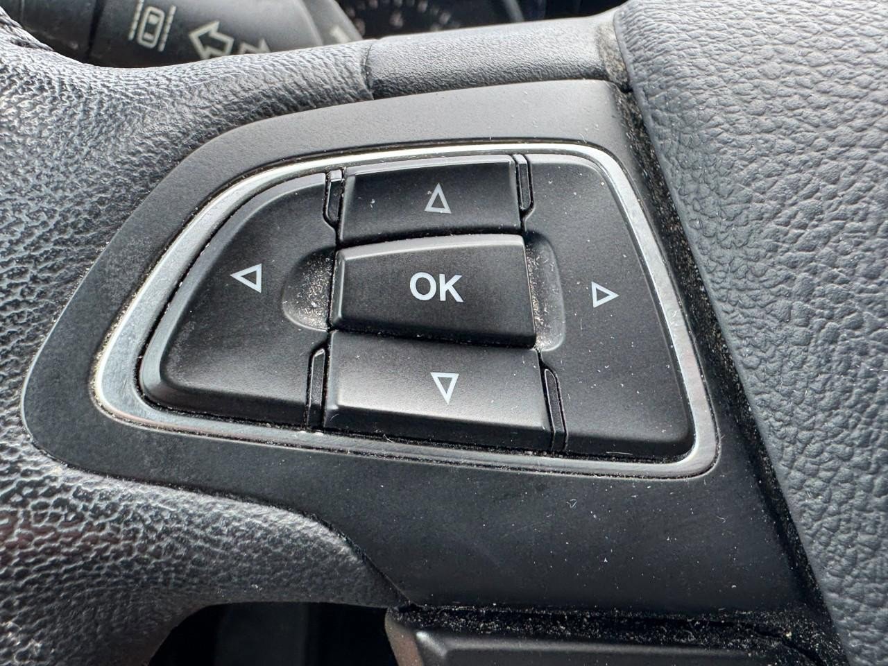 Used 2018 Ford Escape SEL w/ Ford Safe & Smart Package FWD image 16