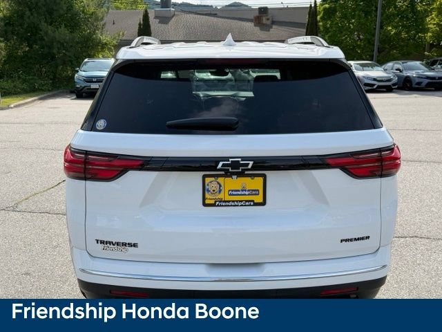 Used 2023 Chevrolet Traverse Premier FWD image 5
