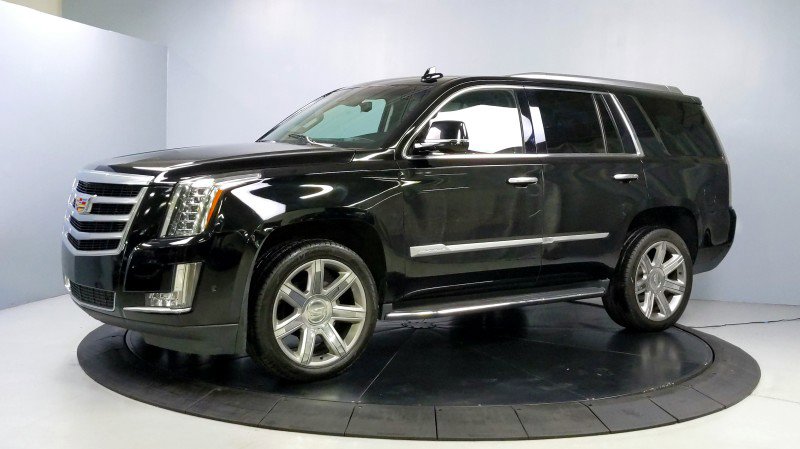Used 2019 Cadillac Escalade Luxury image 3