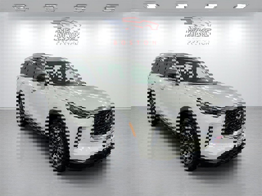 Used 2023 INFINITI QX60 Luxe image 3