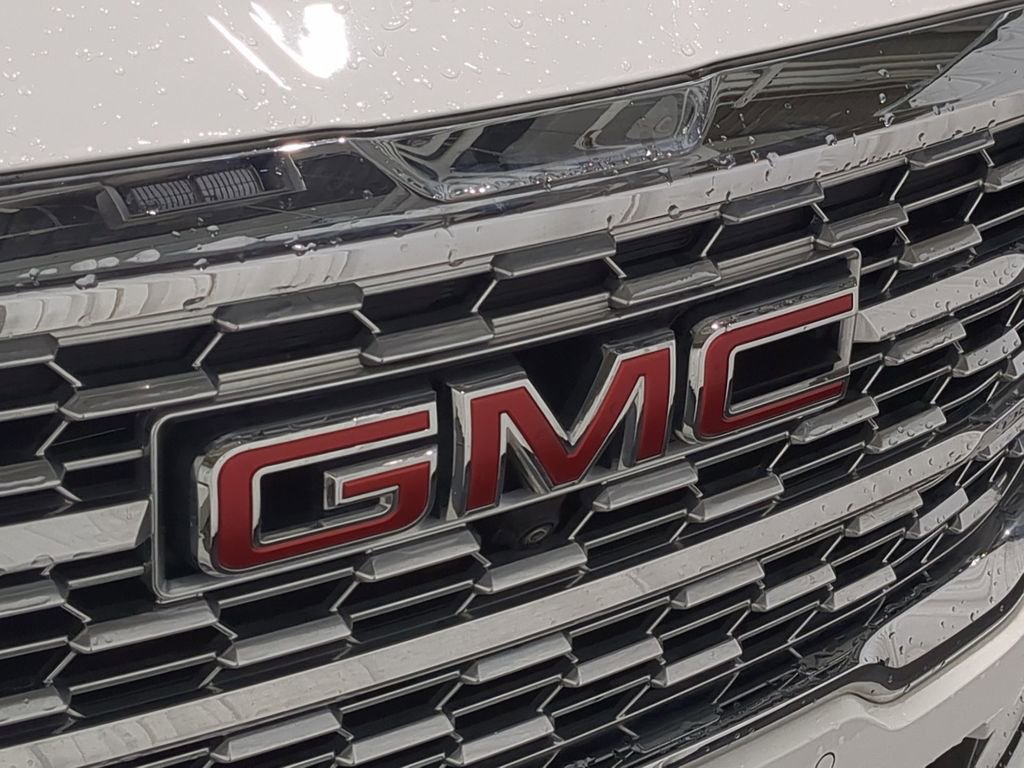 Used 2023 GMC Terrain Denali w/ Denali Premium Package image 12