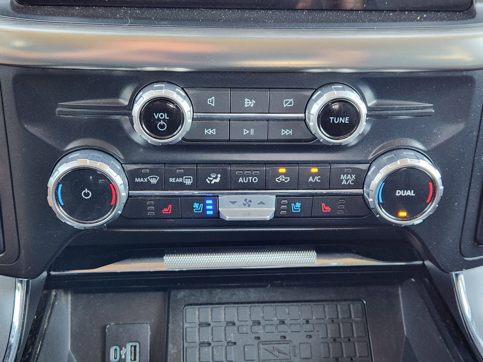 Used 2023 Ford F150 Lariat w/ Equipment Group 502A High image 18