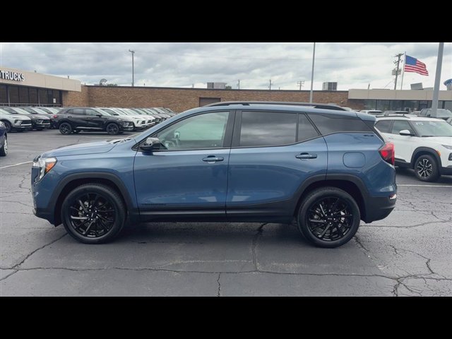 Certified 2024 GMC Terrain SLE w/ Driver Convenience Package FWD image 5