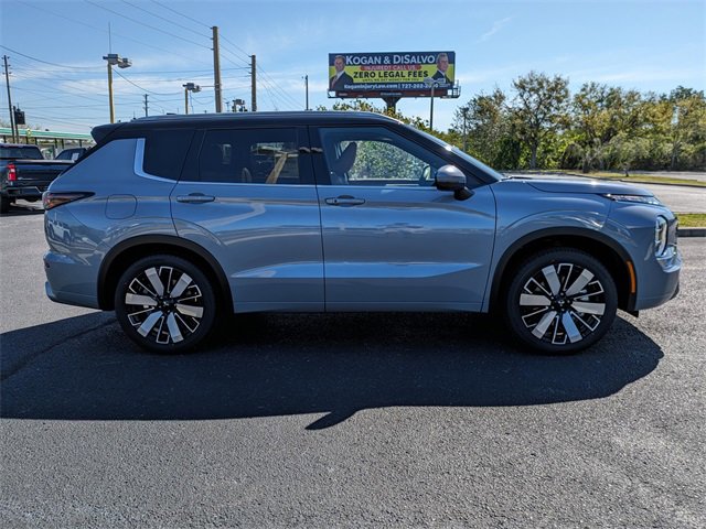 New 2025 Mitsubishi Outlander SEL image 4