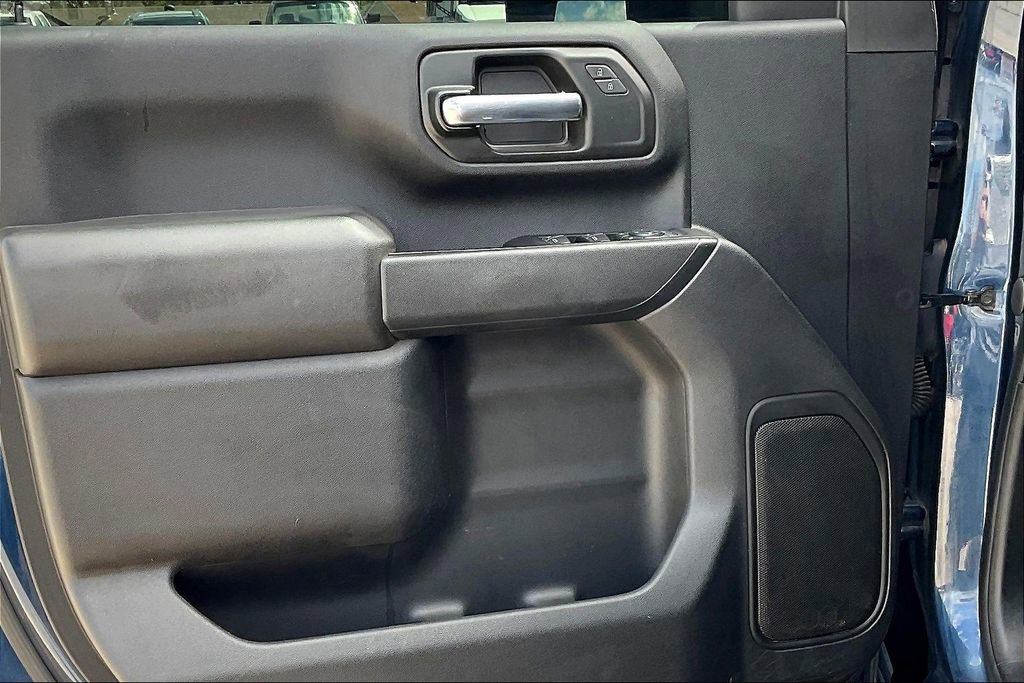 Used 2022 Chevrolet Silverado 2500 Custom w/ Custom Value Package image 17
