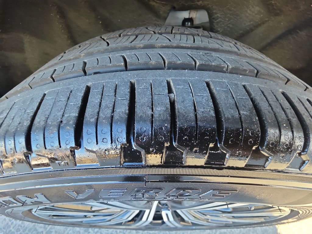 Certified 2025 Volvo XC90 B6 Plus image 46