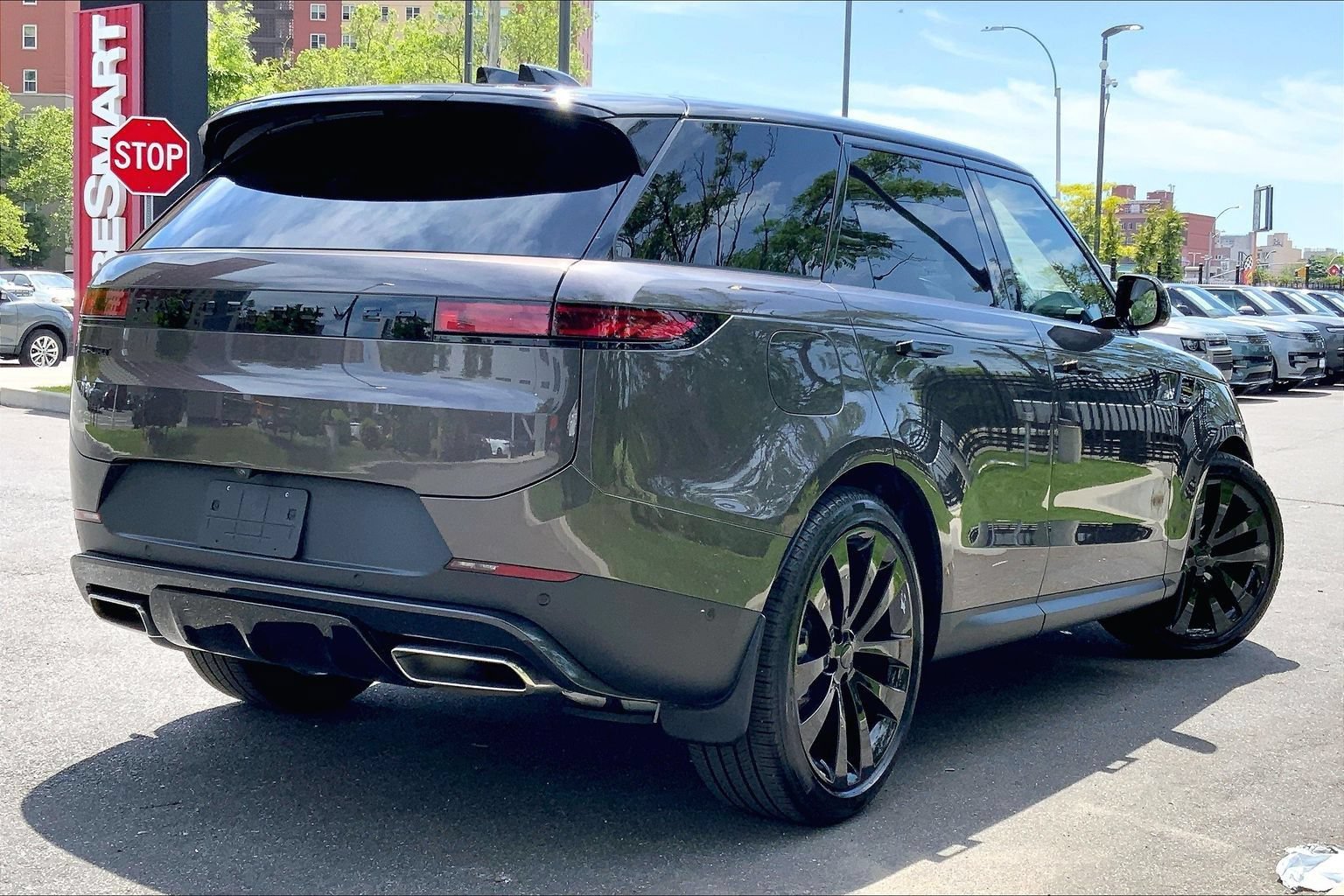 Certified 2026 Land Rover Range Rover Sport SE AWD/4WD image 12