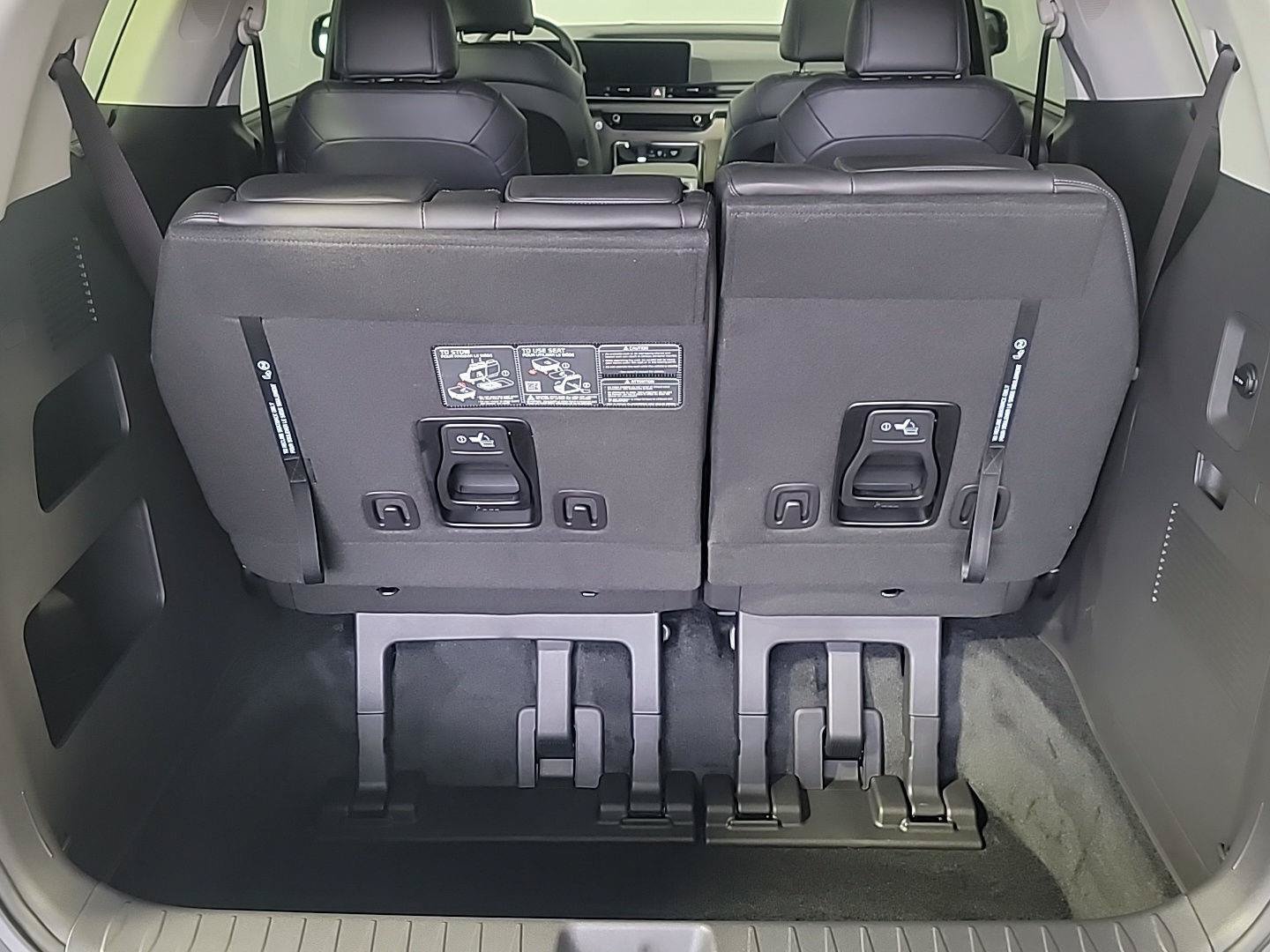 Certified 2026 Kia Carnival EX FWD image 7