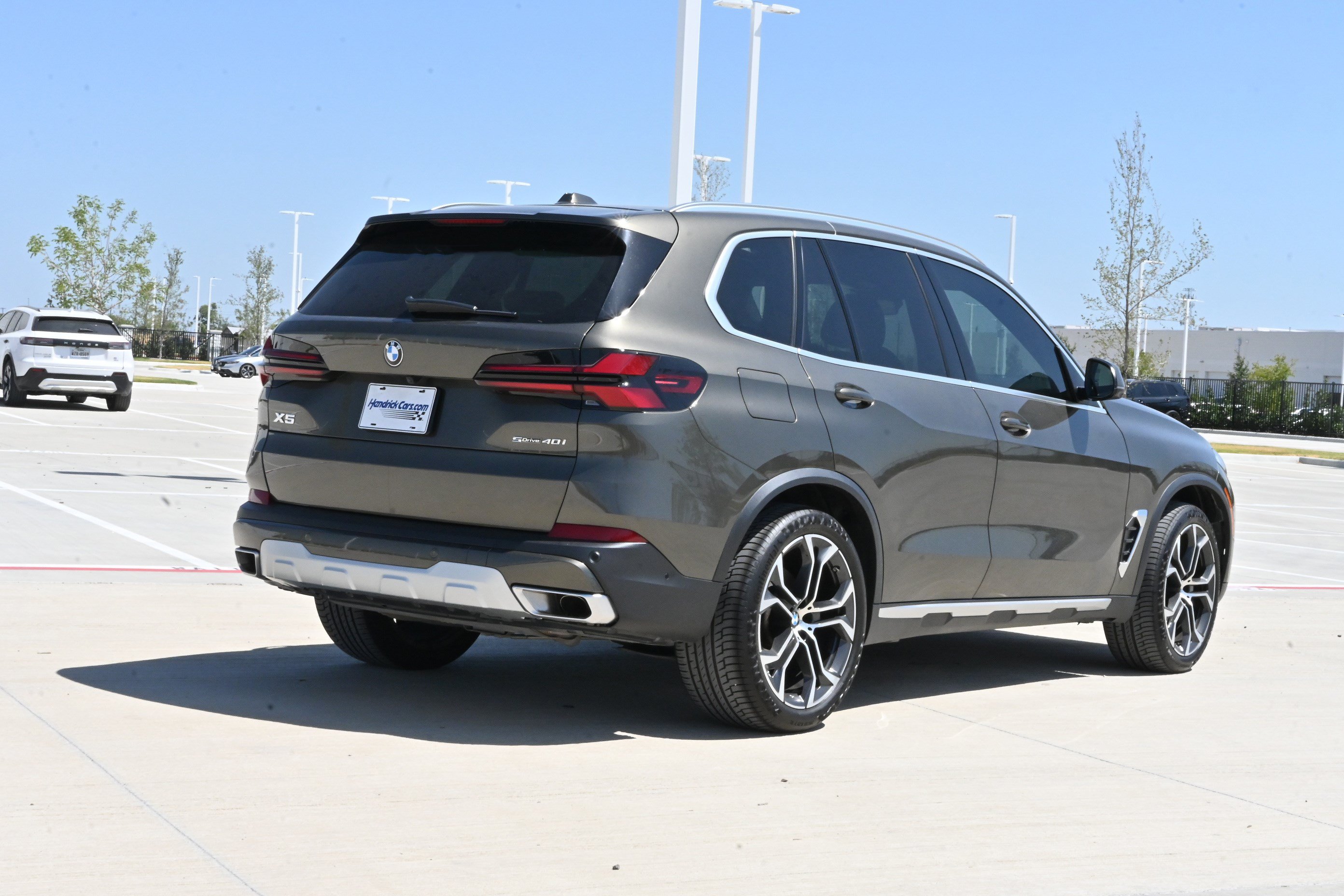 Certified 2025 BMW X5 sDrive40i w/ Premium Package RWD image 9