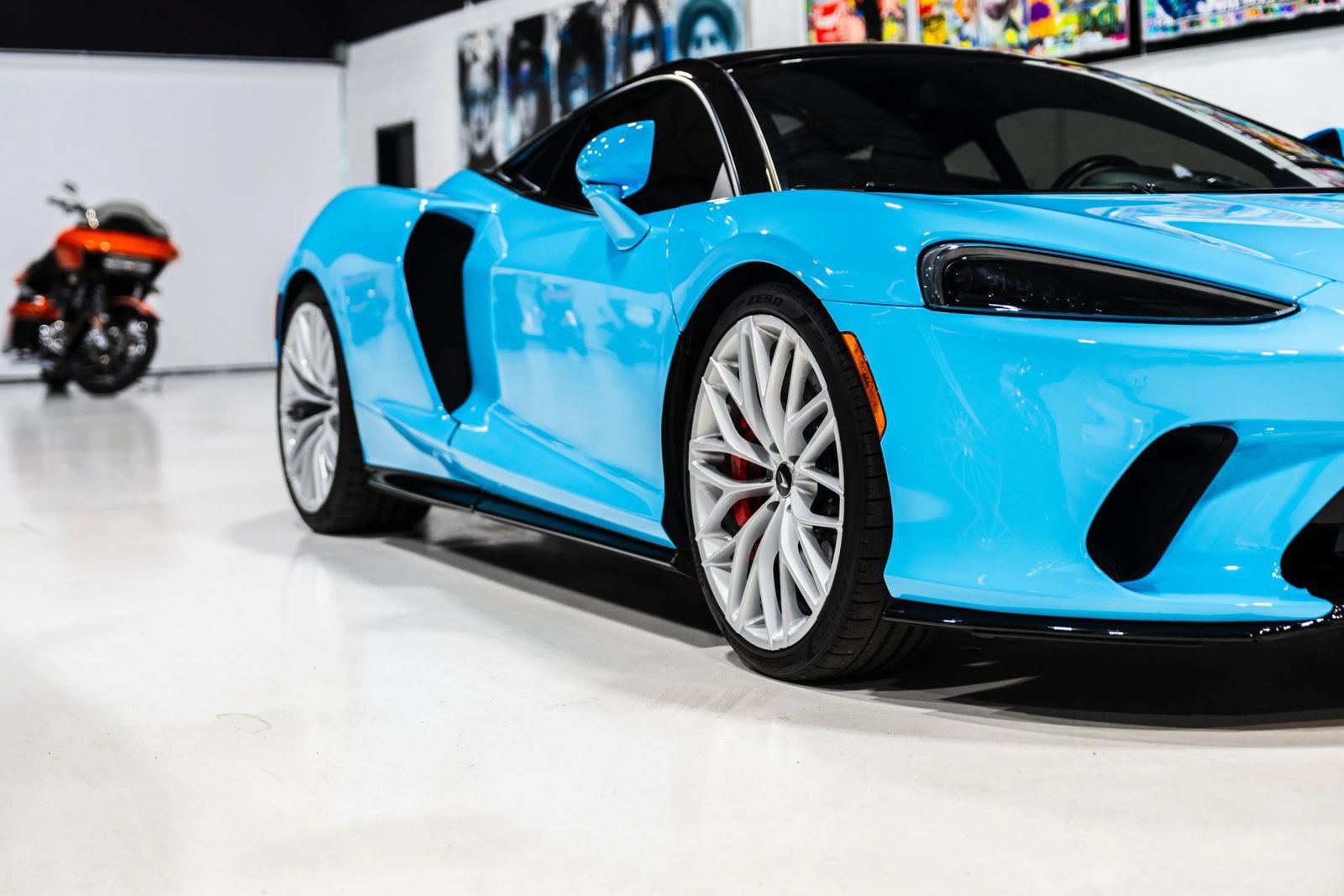 Used 2023 McLaren GT RWD image 12