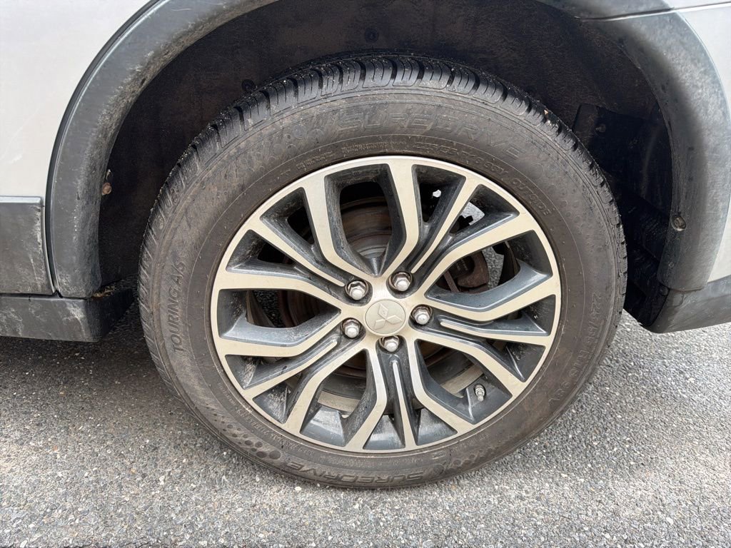 Used 2017 Mitsubishi Outlander ES image 11