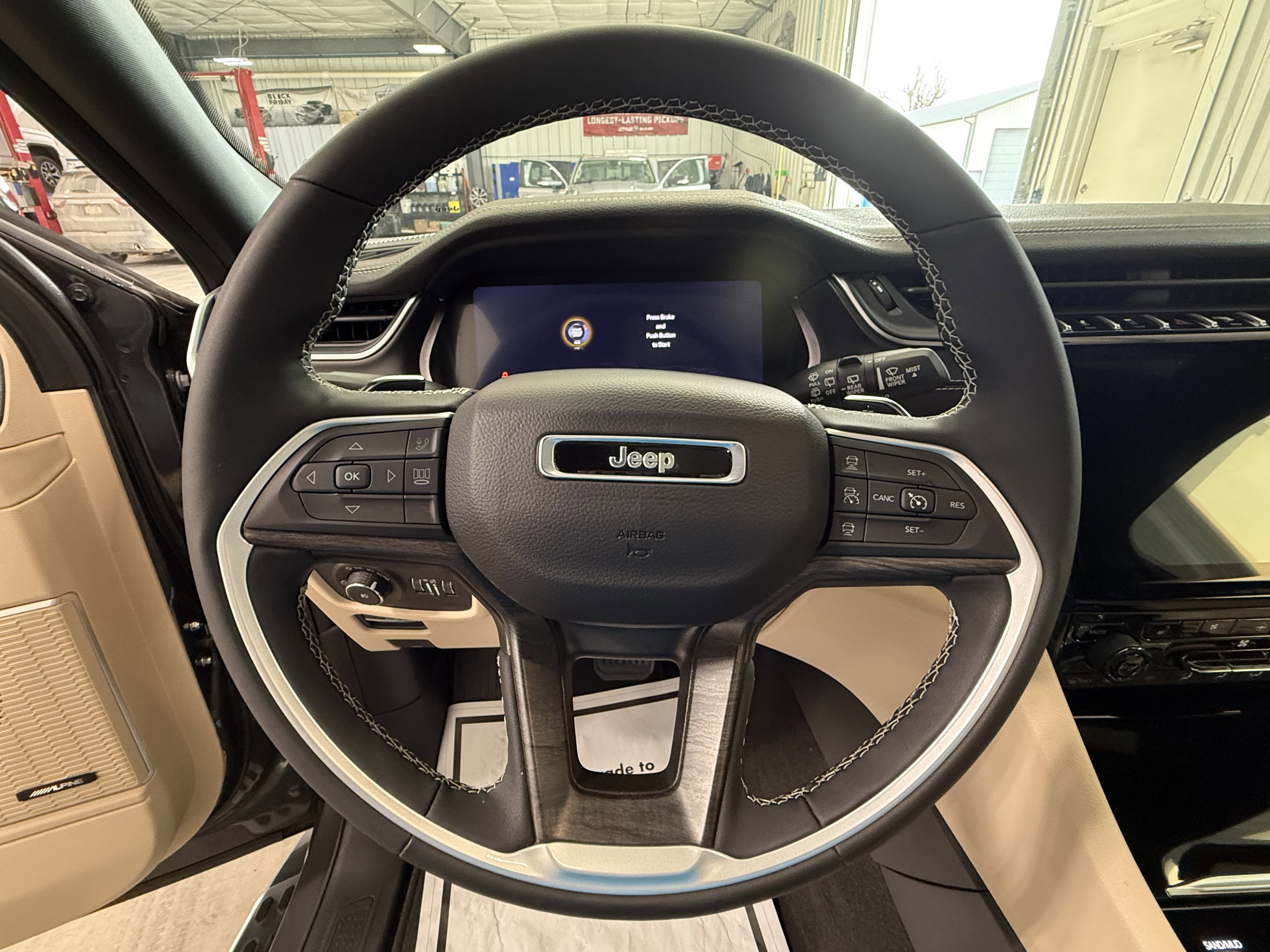 Used 2024 Jeep Grand Cherokee L Limited w/ Luxury Tech Group II AWD/4WD image 26