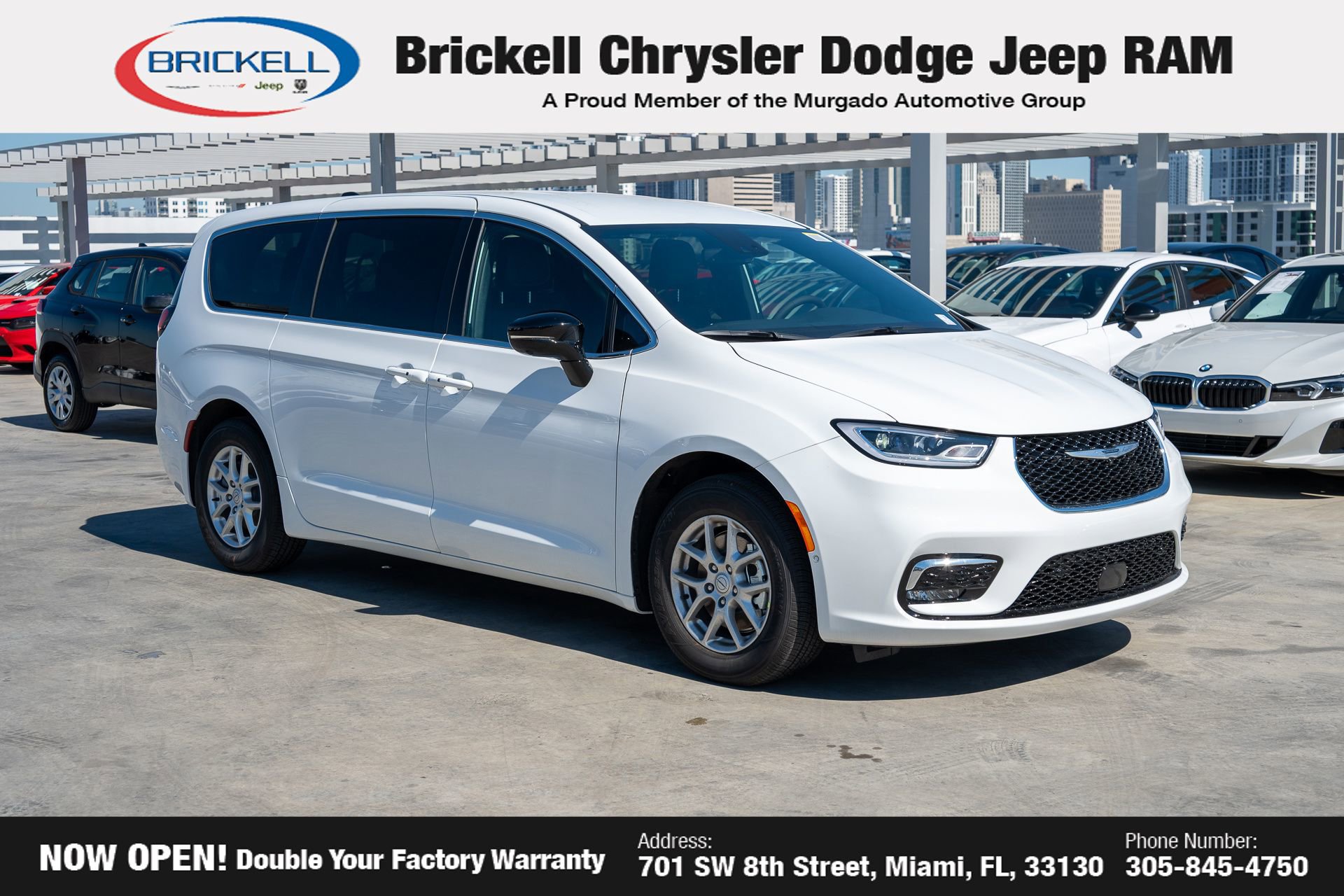 New 2026 Chrysler Pacifica Select image 3