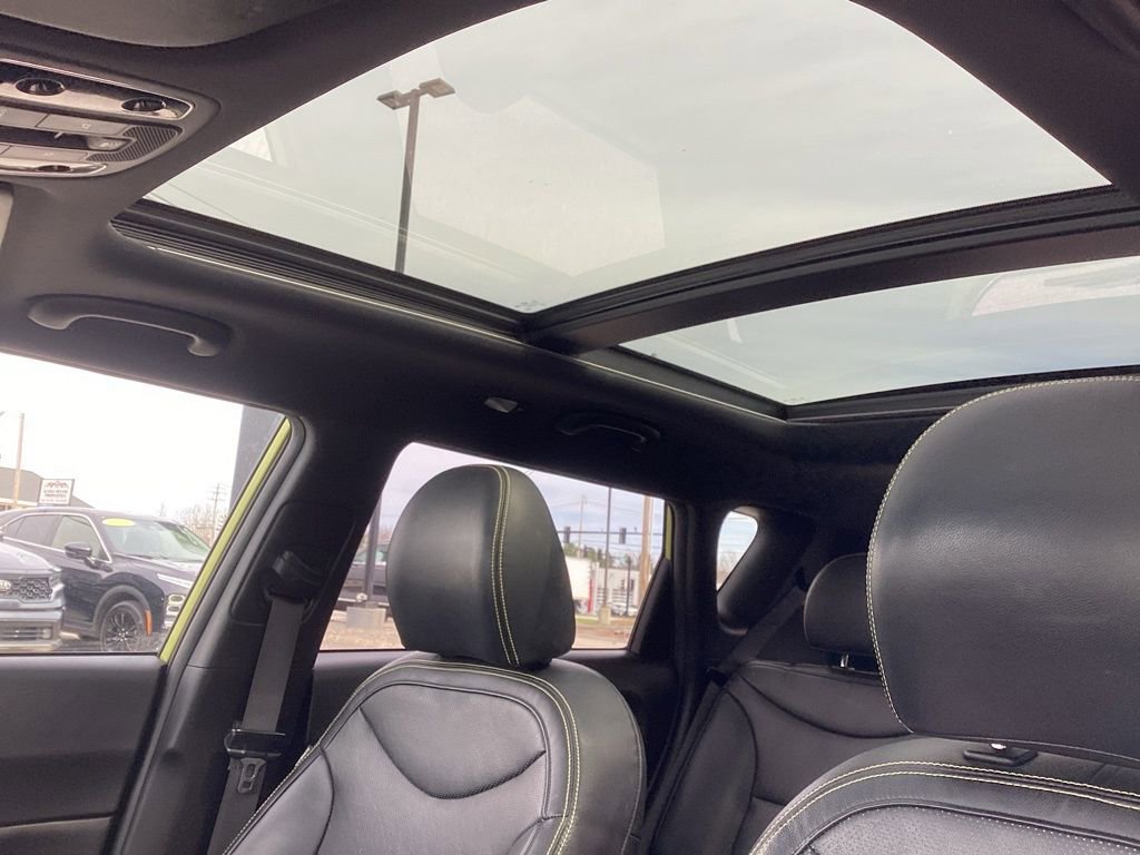 Used 2015 Kia Soul + w/ Primo Package FWD image 14