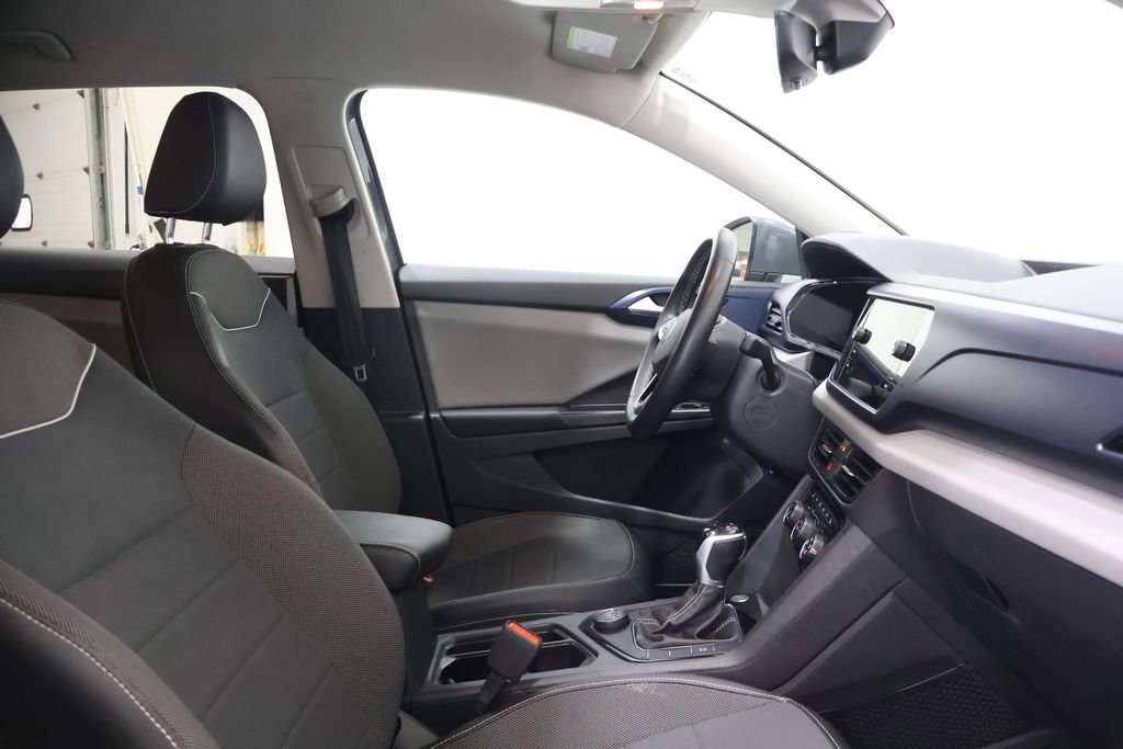 Used 2023 Volkswagen Taos SE AWD/4WD image 21