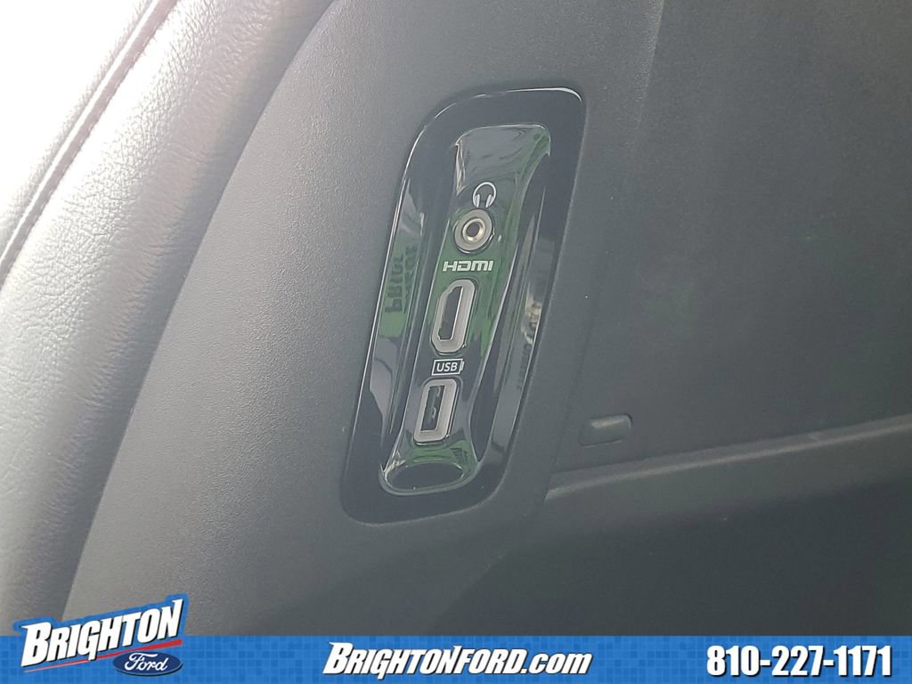 Used 2021 Chrysler Pacifica Touring-L w/ Uconnect Theater Family Group image 14