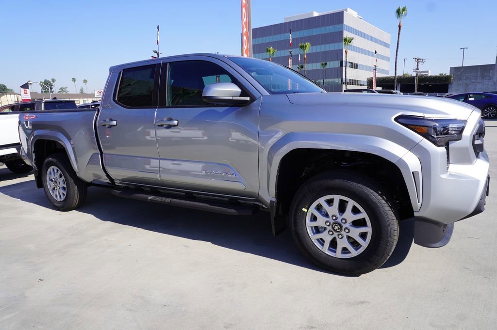 New 2026 Toyota Tacoma SR5 AWD/4WD image 3