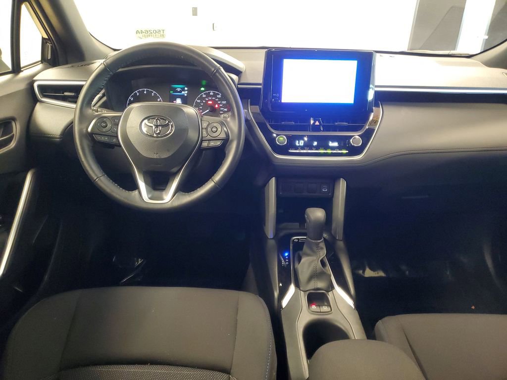 Used 2024 Toyota Corolla Cross SE image 9