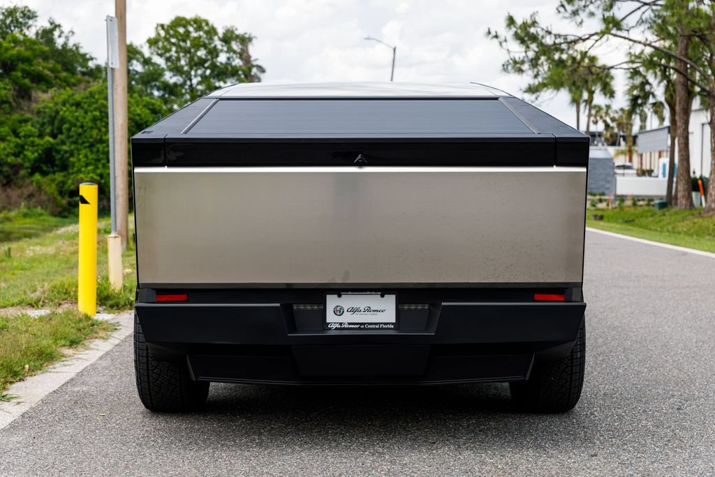 Used 2025 Tesla Cybertruck AWD Crew Cab image 4