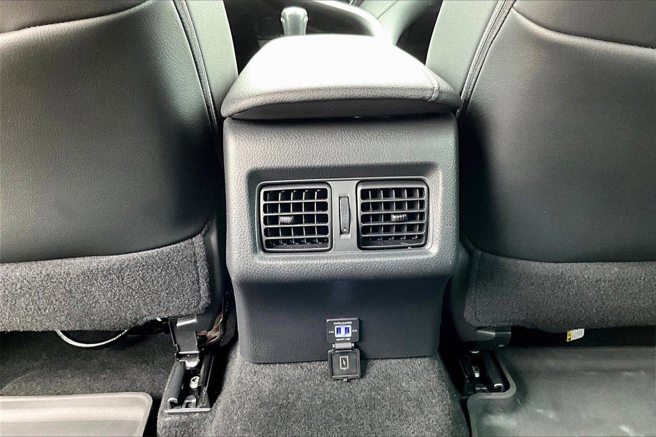 Used 2021 Toyota Camry XSE image 15