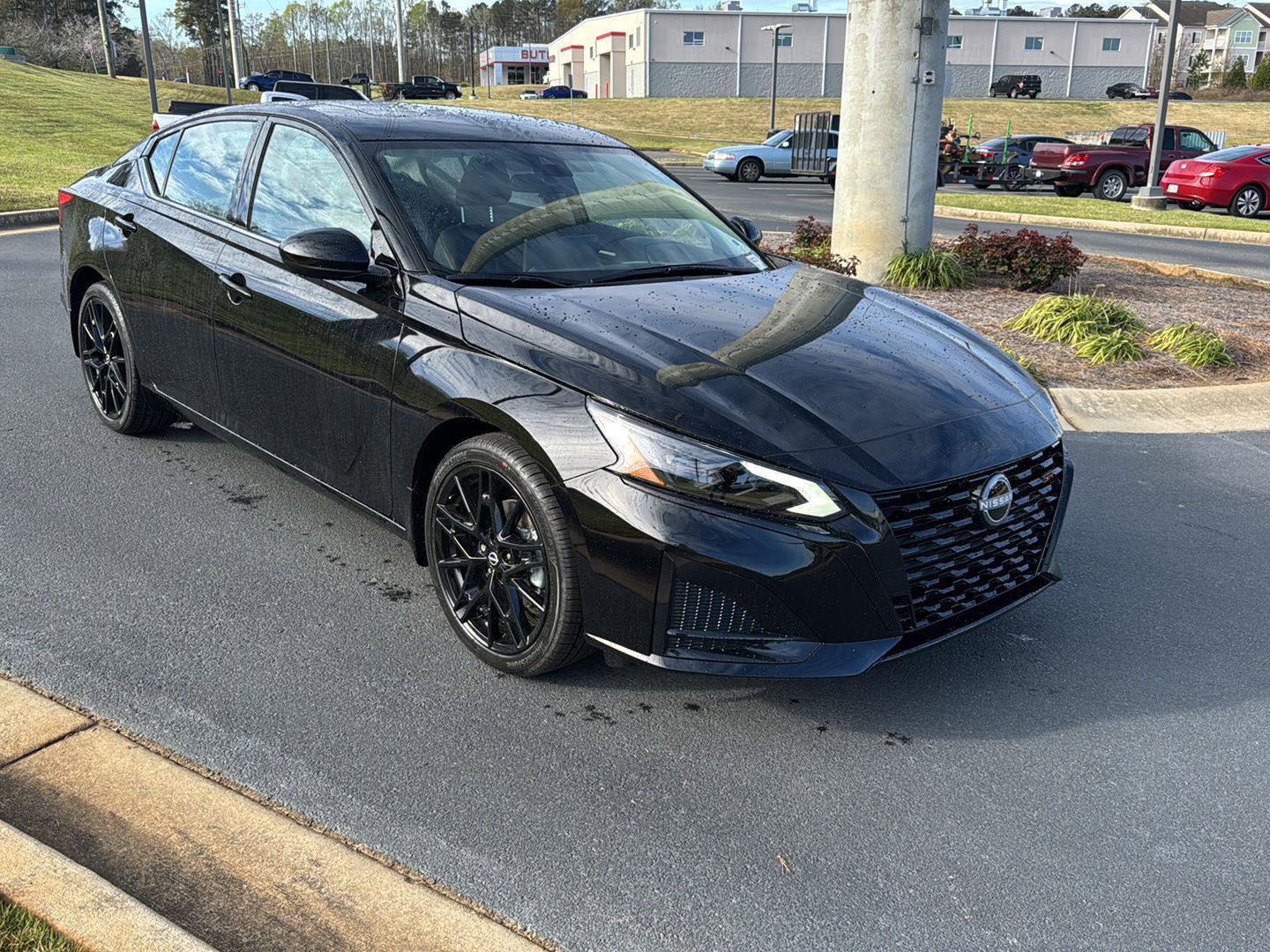 New 2026 Nissan Altima 2.5 SR w/ SR Midnight Edition Package image 6