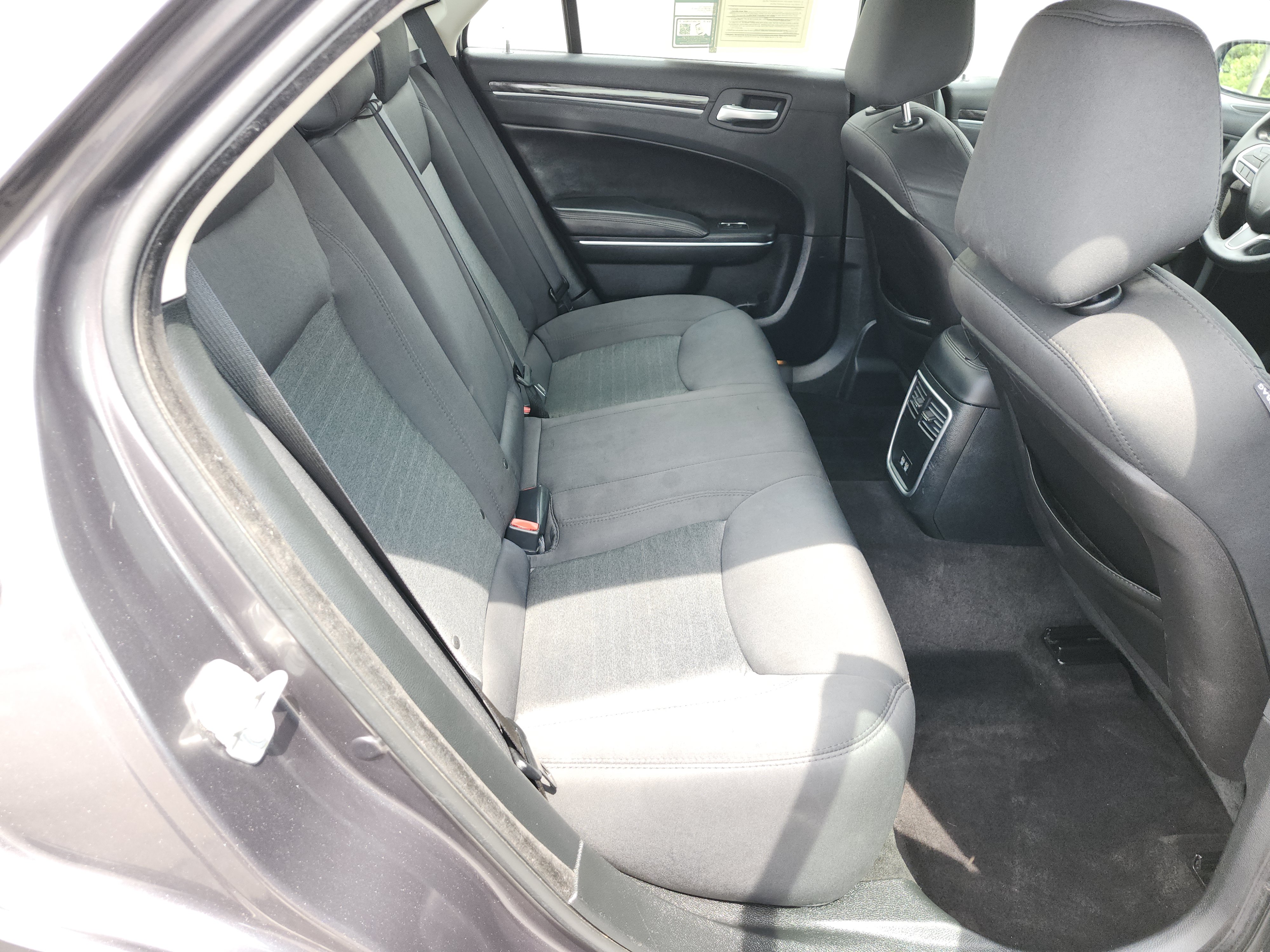Used 2018 Chrysler 300 Touring w/ Driver Convenience Group RWD image 17