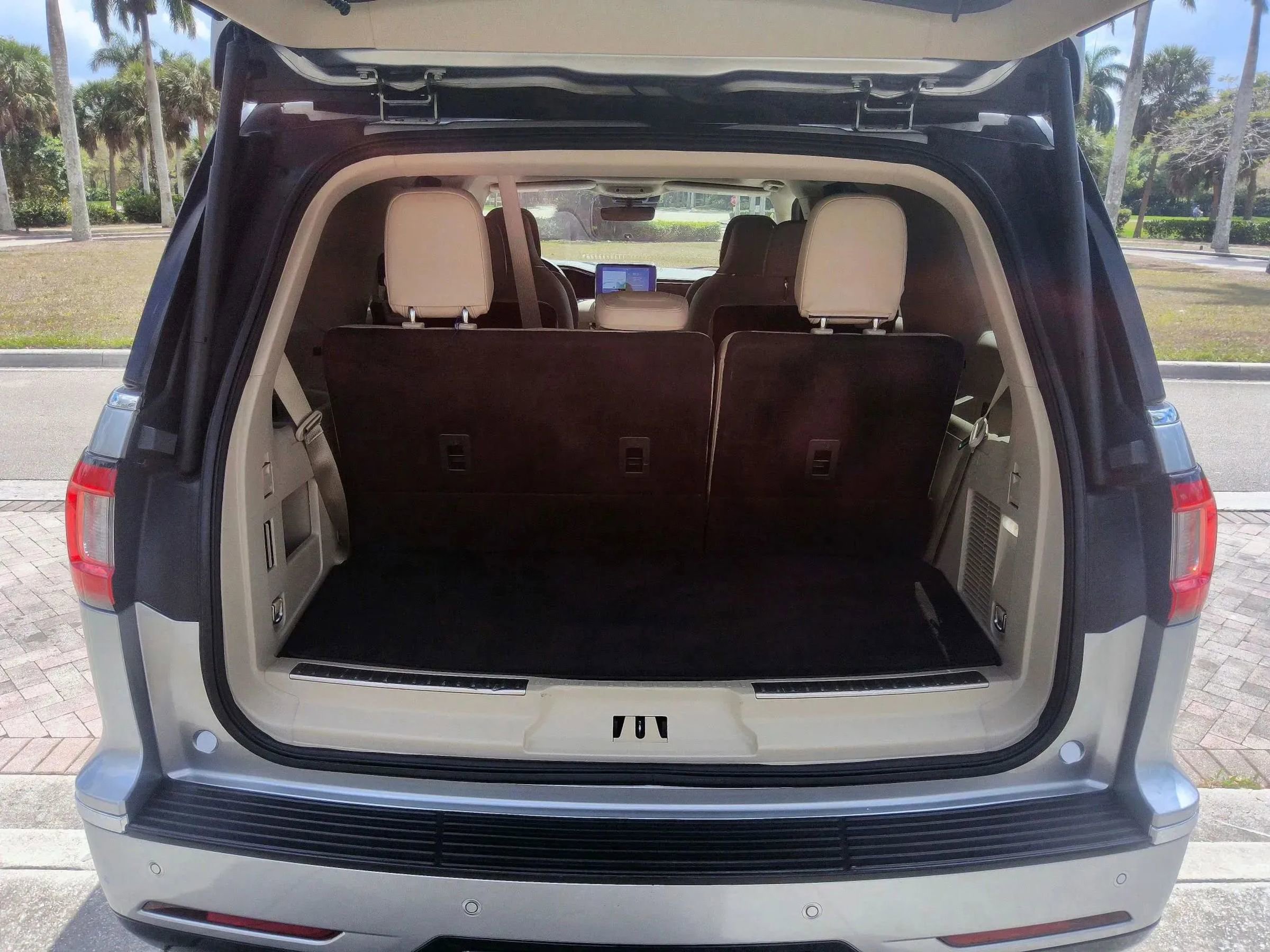 Used 2020 Lincoln Navigator Reserve w/ Equipment Group 201A Reserve RWD image 55