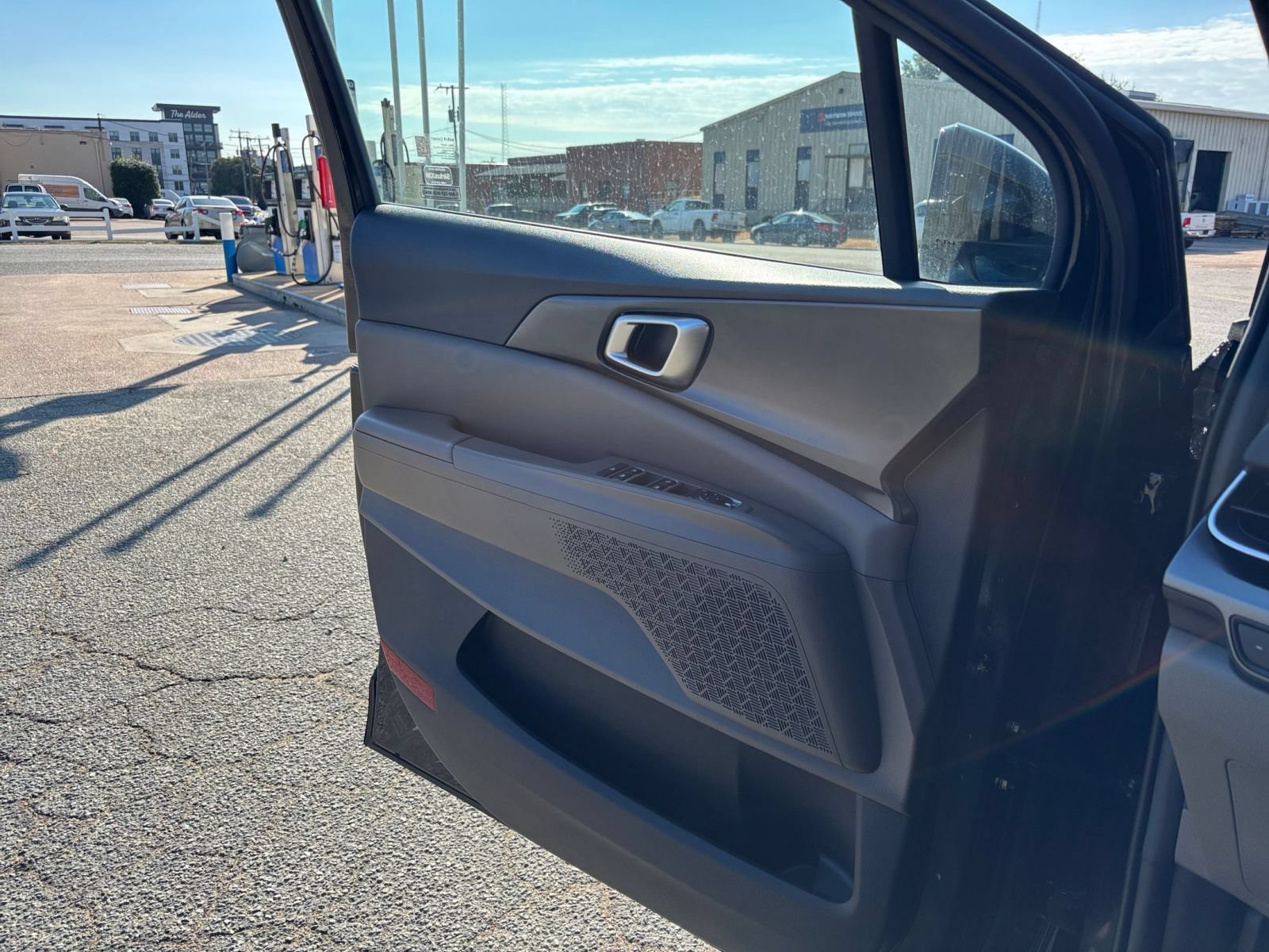 Used 2026 Kia Carnival FWD image 18