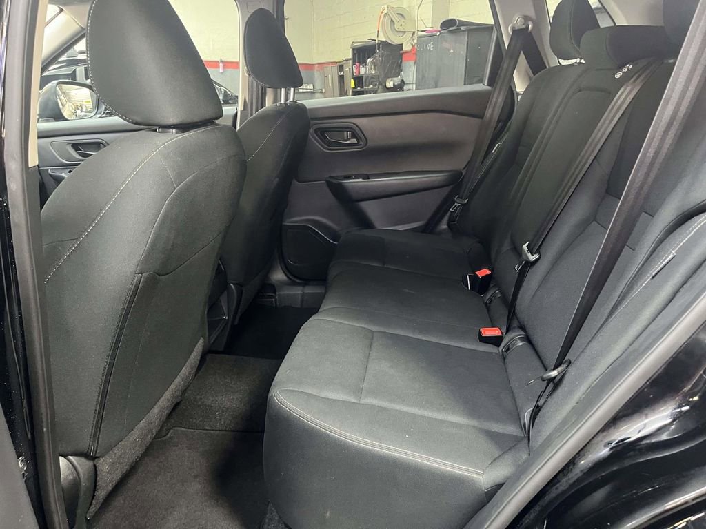 Used 2023 Nissan Rogue S AWD/4WD image 13